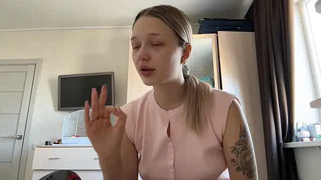 KazukoChristie online show from 03/30/26, 06:36