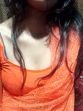 Snapshot of riyaa_sexyy chatting on 05/05/26, 05:48 riyaa sexyy online show from 05/05/26, 05:48