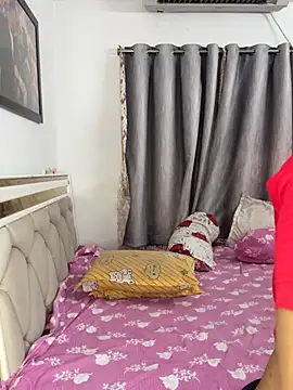 Snapshot of Sweet-Ellina chatting on 06/18/26, 05:30 Sweet-Ellina online show from 06/18/26, 05:30