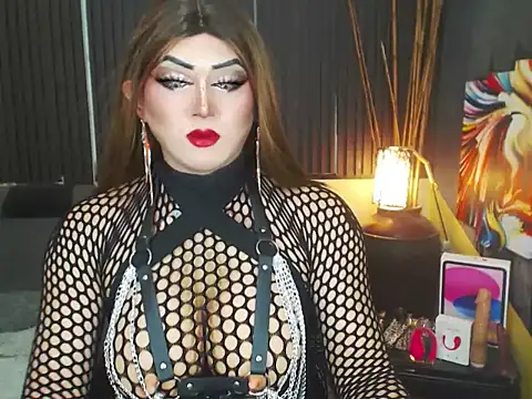 HugexMsLovelyxCock online show from 05/13/26, 10:23