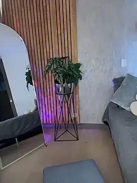 EmmaVonn online show from 05/03/26, 07:42