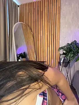EmmaVonn online show from 05/07/26, 07:52