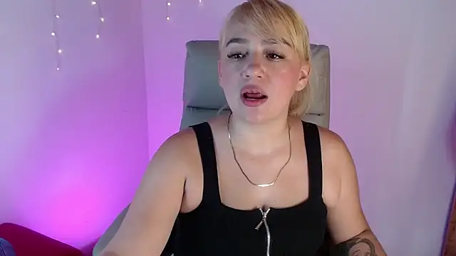 Carolina 2403 online show from 05/17/26, 07:43