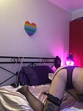 courtney1982 online show from 05/22/26, 08:58
