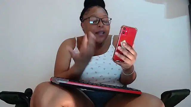 Snapshot of xxZoeyx chatting on 03/09/25, 11:36 xxZoeyx online show from 03/09/25, 11:36