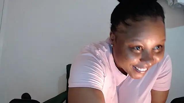 Snapshot of xxZoeyx chatting on 03/10/25, 07:21 xxZoeyx online show from 03/10/25, 07:21