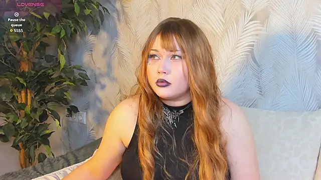 Roxy Moor online show from 05/11/26, 04:04