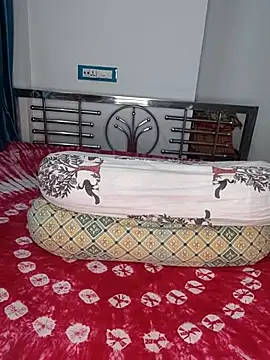 Snapshot of CamGirl_Neha chatting on 06/27/26, 08:25 CamGirl Neha online show from 06/27/26, 08:25