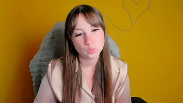 Snapshot of Tiffani_Angel chatting on 06/19/26, 05:34 Tiffani Angel online show from 06/19/26, 05:34