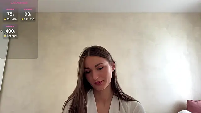HallieHollo online show from 06/27/26, 12:10