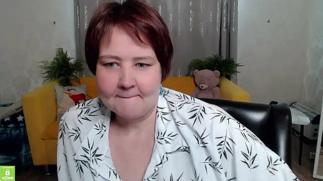Snapshot of QUEEN02030 chatting on 04/27/26, 09:51 QUEEN02030 online show from 04/27/26, 09:51