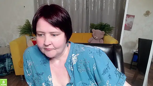 Snapshot of QUEEN02030 chatting on 05/19/26, 09:59 QUEEN02030 online show from 05/19/26, 09:59