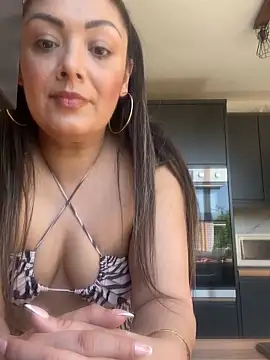 AmeliaUK online show from 04/07/26, 11:43