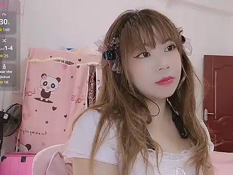 Snapshot of H-Maya chatting on 04/11/26, 01:10 H-Maya online show from 04/11/26, 01:10