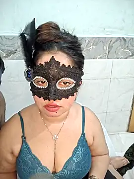 Burberry 1100 online show from 04/18/26, 05:06