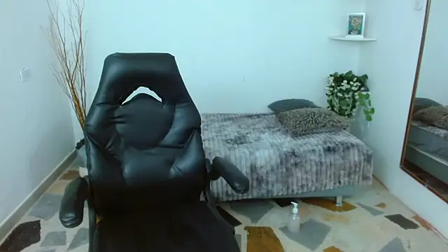 Valeriamora  online show from 04/01/26, 01:41