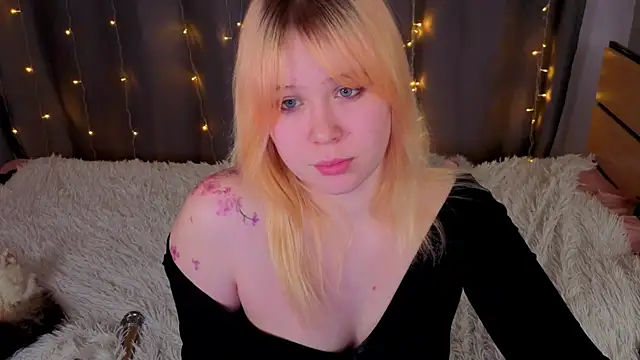 unburnedgirl online show from 04/19/26, 06:10