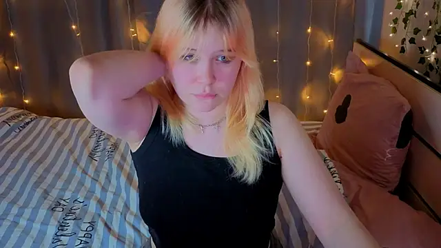unburnedgirl online show from 04/24/26, 03:25