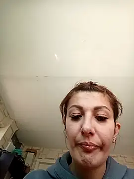 Snapshot of lisa_wey chatting on 04/15/26, 12:12 lisa wey online show from 04/15/26, 12:12