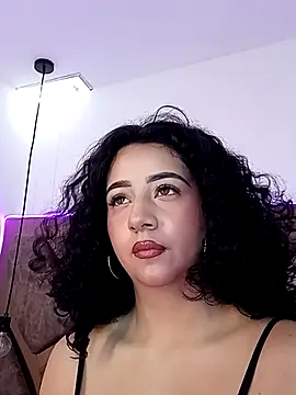 Snapshot of bella_swwan_ chatting on 06/28/26, 07:09 bella swwan online show from 06/28/26, 07:09