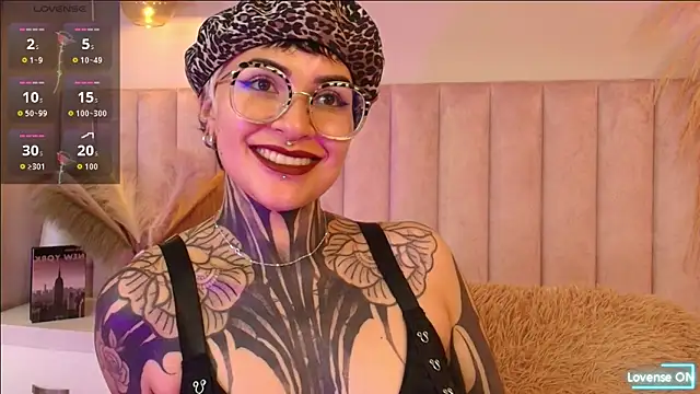 Snapshot of Luana_fiore chatting on 04/19/26, 12:15 Luana fiore online show from 04/19/26, 12:15