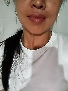 Snapshot of Lisa-aa chatting on 04/25/26, 01:41 Lisa-aa online show from 04/25/26, 01:41