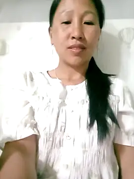 Snapshot of Lisa-aa chatting on 05/07/26, 10:26 Lisa-aa online show from 05/07/26, 10:26