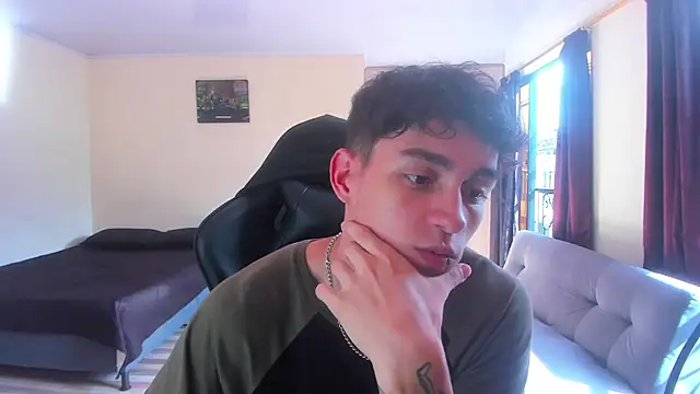 Luke Chill online show from 04/10/26, 01:38