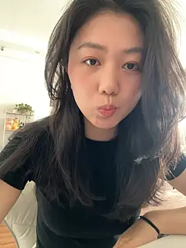 Snapshot of Shanshan_1267 chatting on 04/25/26, 03:53 Shanshan 1267 online show from 04/25/26, 03:53