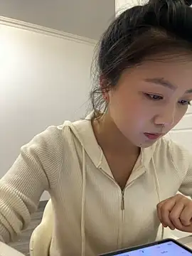 Snapshot of Shanshan_1267 chatting on 05/07/26, 12:10 Shanshan 1267 online show from 05/07/26, 12:10