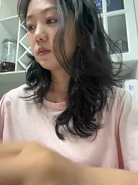 Snapshot of Shanshan_1267 chatting on 05/13/26, 02:58 Shanshan 1267 online show from 05/13/26, 02:58