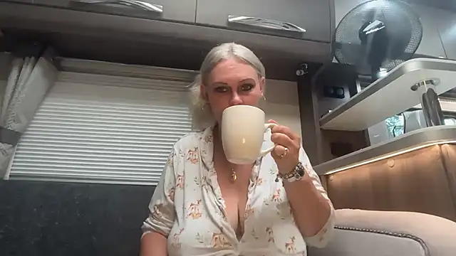 BustySwingingSlut online show from 07/07/26, 08:40
