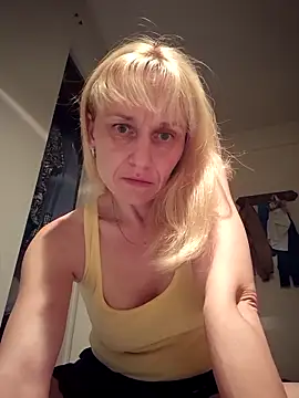 RinaSunX online show from 04/13/26, 01:11