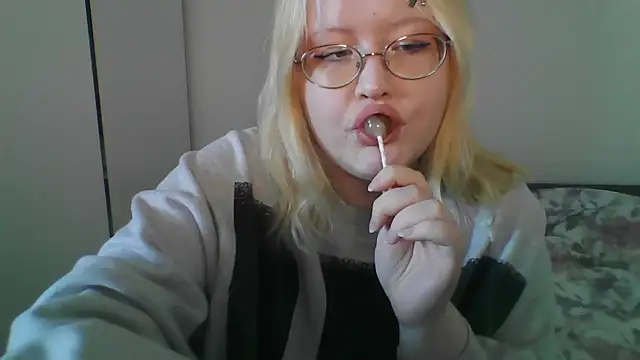 Elayne Sweet online show from 04/18/26, 08:07