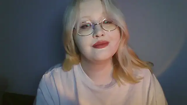 Snapshot of Elayne_Sweet chatting on 06/30/26, 06:03 Elayne Sweet online show from 06/30/26, 06:03