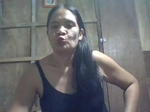 Snapshot of PinayZaira chatting on 06/18/26, 11:14 PinayZaira online show from 06/18/26, 11:14