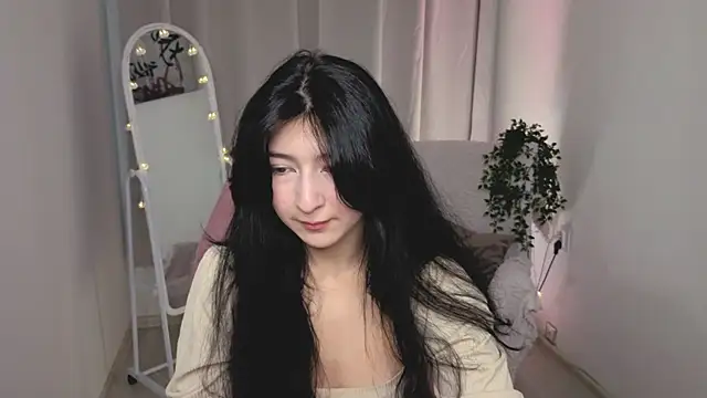 Snapshot of HanamiCei chatting on 04/16/26, 01:12 HanamiCei online show from 04/16/26, 01:12