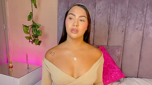 Snapshot of angelicaa_garcia chatting on 04/26/26, 12:14 angelicaa garcia online show from 04/26/26, 12:14