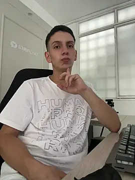 Snapshot of Liam_Fiire chatting on 04/12/26, 06:02 Liam Fiire online show from 04/12/26, 06:02