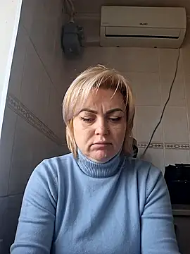 SylvieGold453 online show from 04/23/26, 12:40