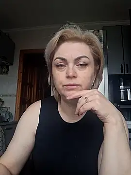 SylvieGold453 online show from 05/01/26, 02:21