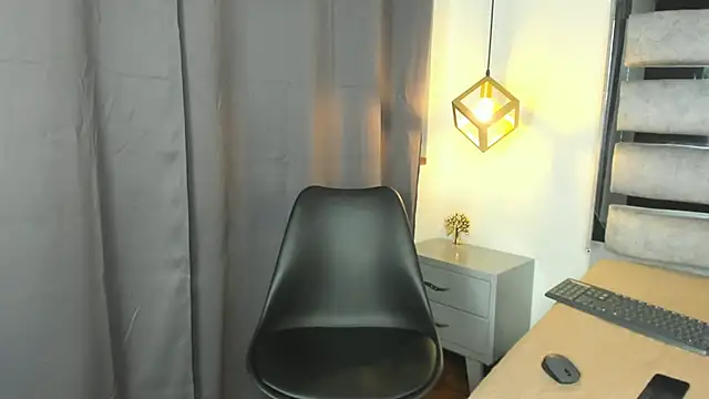 Alantaylorr  online show from 07/14/26, 04:28