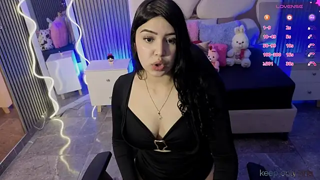 Snapshot of ELA_TAY1 chatting on 04/21/26, 01:42 ELA TAY1 online show from 04/21/26, 01:42