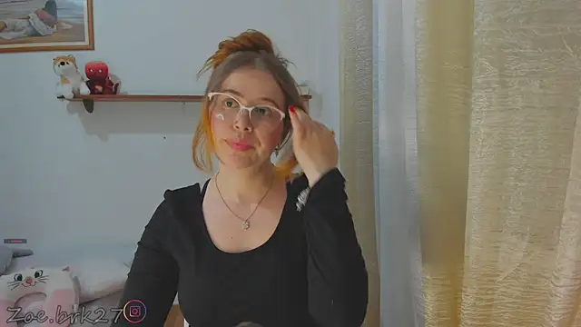 Snapshot of Zoe_brk chatting on 05/01/26, 05:17 Zoe brk online show from 05/01/26, 05:17