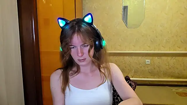 DonnaKuc online show from 05/18/26, 06:08