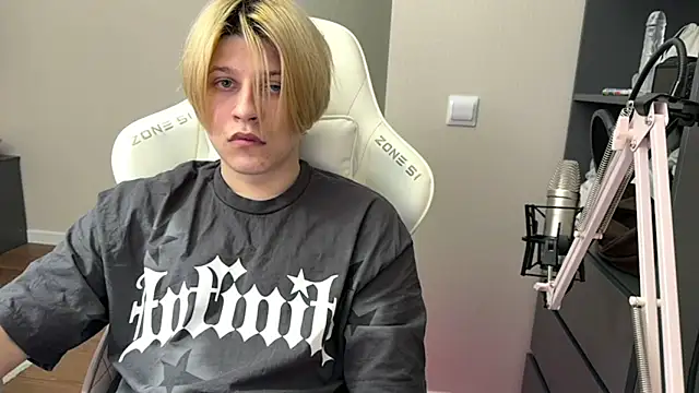 loverria1 online show from 04/03/26, 11:41