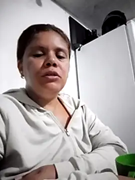 Snapshot of Zafiro_MD chatting on 05/05/26, 10:34 Zafiro MD online show from 05/05/26, 10:34