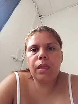 Snapshot of Zafiro_MD chatting on 05/17/26, 02:24 Zafiro MD online show from 05/17/26, 02:24