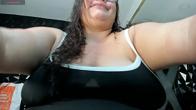 Snapshot of AbbyRogers1 chatting on 05/28/26, 04:43 AbbyRogers1 online show from 05/28/26, 04:43