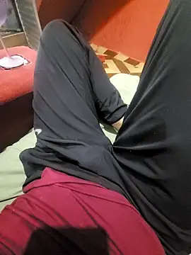 Vanzinho83 online show from 04/12/26, 02:38